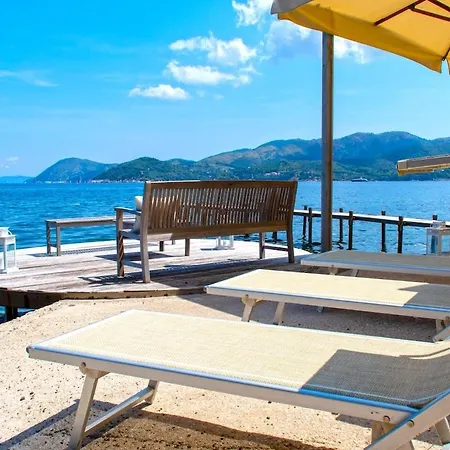 Le Grotte - Sul Mare *