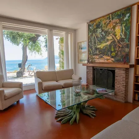 Le Grotte - Sul Mare