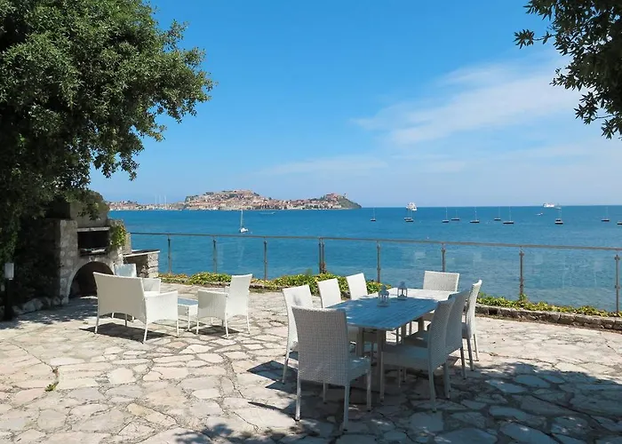 Le Grotte - Sul Mare San Giovanni (Isola d'Elba)